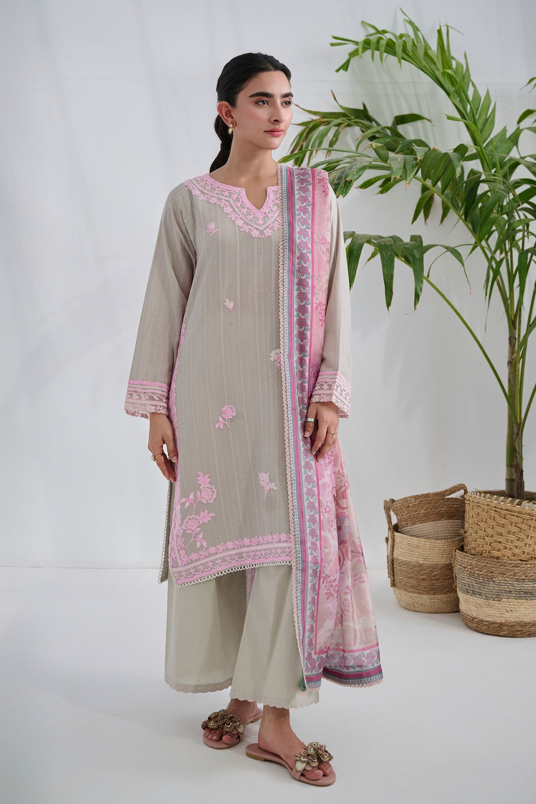 Dhanak | Casual Pret | GREY COTTON JACQUARD 2PCS EMBROIDERED KURTA WITH TROUSER - House Of Hania