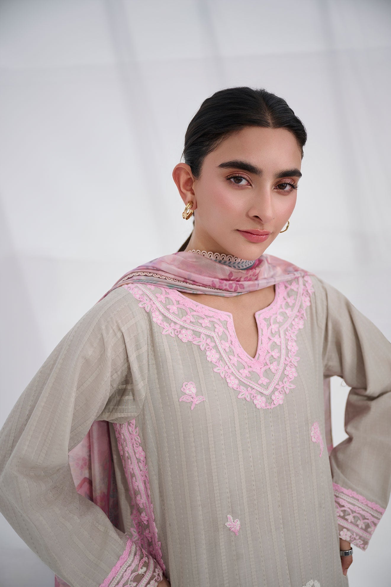 Dhanak | Casual Pret | GREY COTTON JACQUARD 2PCS EMBROIDERED KURTA WITH TROUSER - House Of Hania