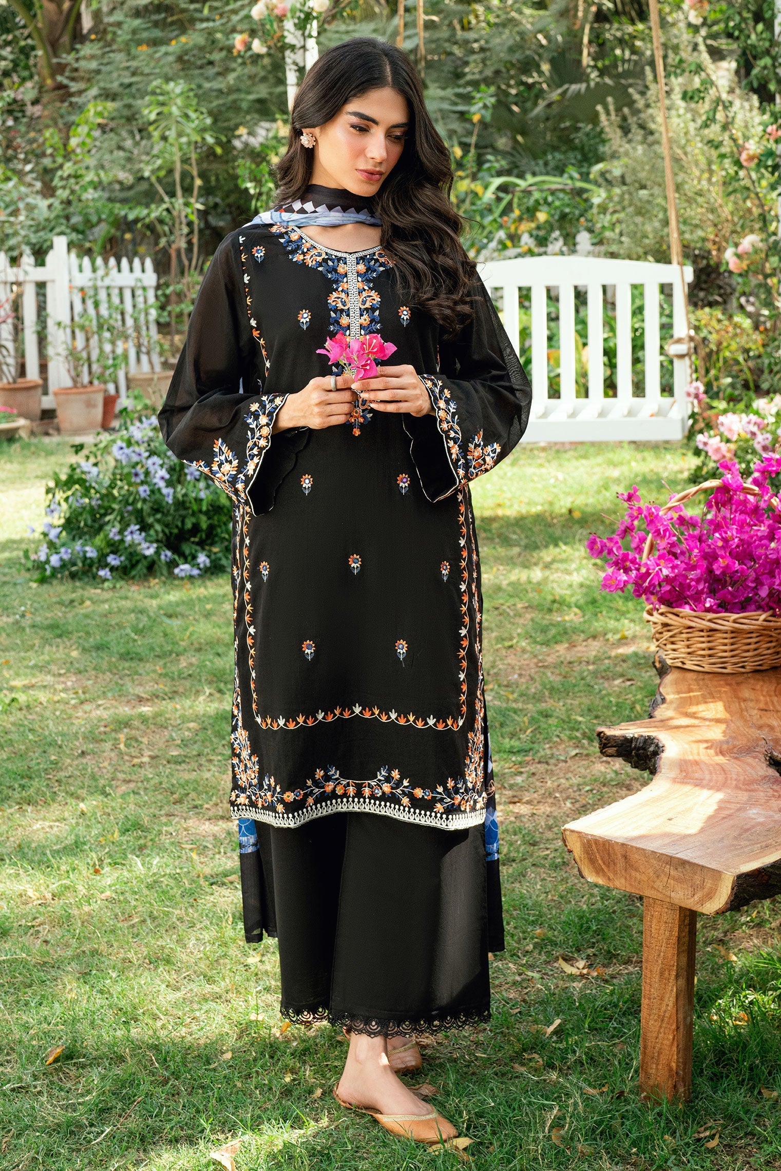 Dhanak | SWISS VOILE | BLACK SWISS VOILE 2PCS EMBROIDERED KURTA WITH TROUSER - House Of Hania