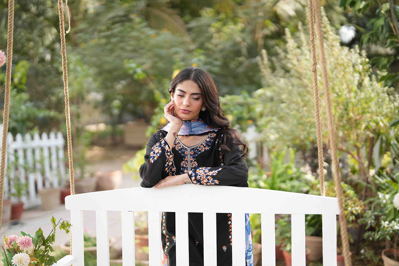 Dhanak | SWISS VOILE | BLACK SWISS VOILE 2PCS EMBROIDERED KURTA WITH TROUSER - House Of Hania
