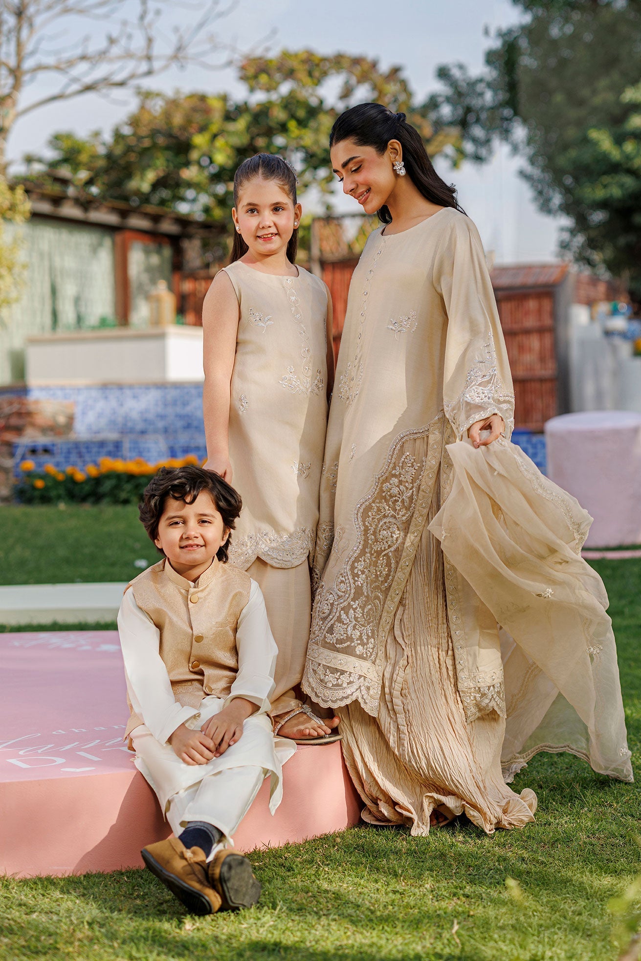 Dhanak | Signature Pret | BEIGE 2PCS EMBROIDERED KURTA WITH TROUSER - House Of Hania
