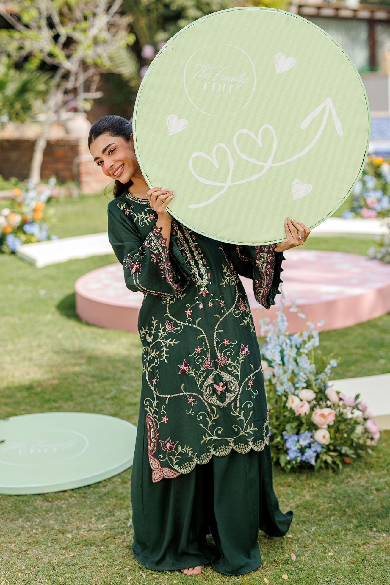 Dhanak | Signature Pret | BOTTLE GREEN 2PCS EMBROIDERED KURTA WITH TROUSER - House Of Hania