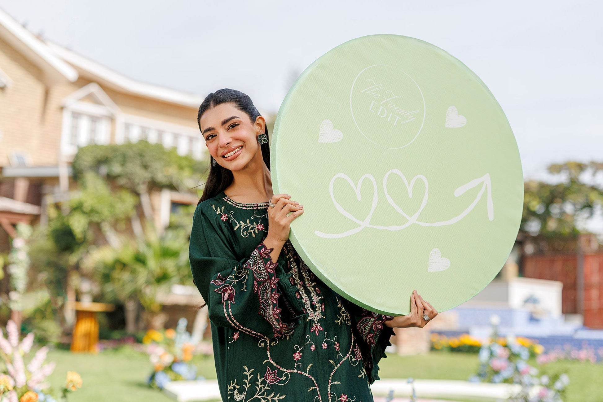 Dhanak | Signature Pret | BOTTLE GREEN 2PCS EMBROIDERED KURTA WITH TROUSER - House Of Hania