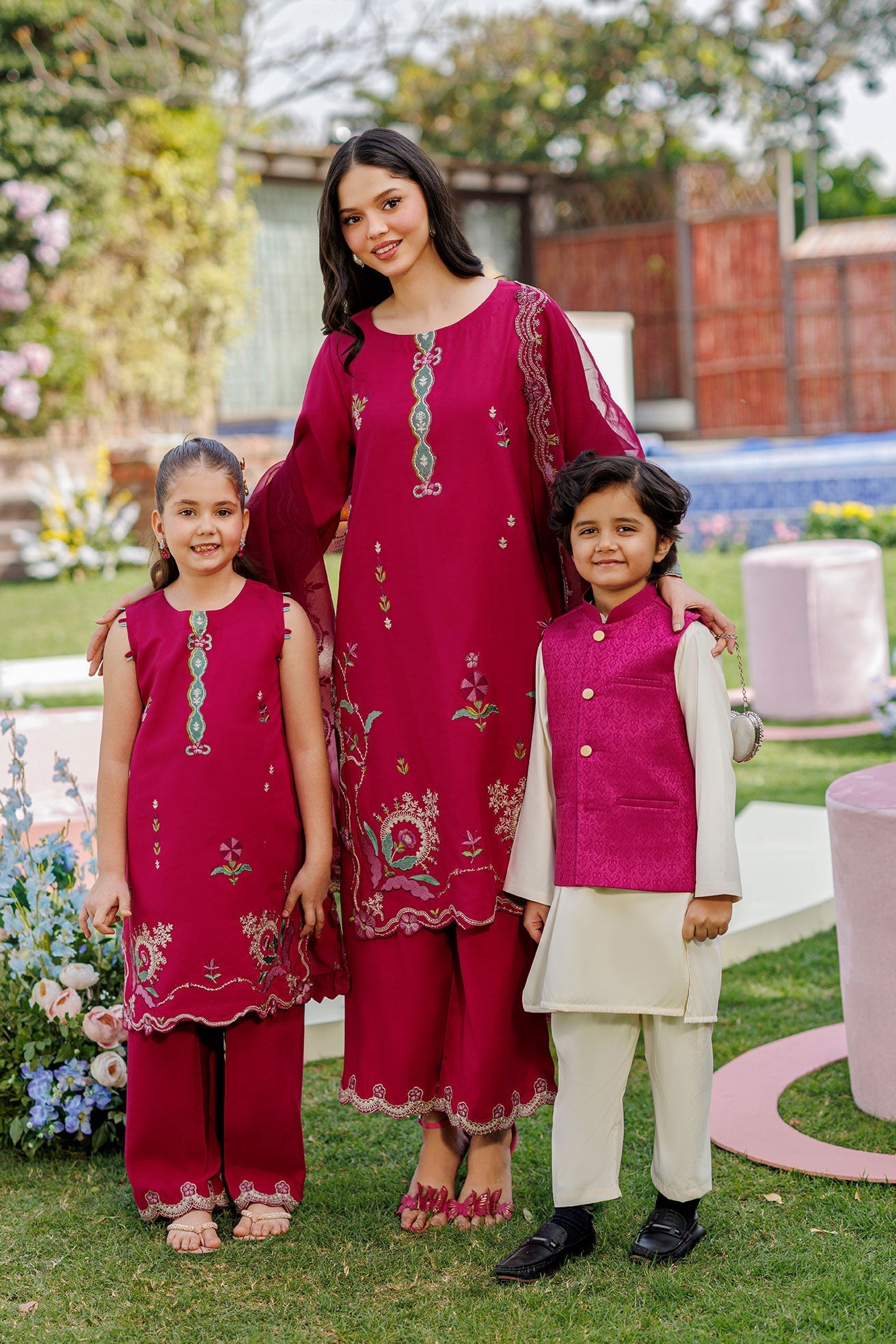 Dhanak | Signature Pret | MAGENTA 2PCS EMBROIDERED KURTA WITH TROUSER - House Of Hania