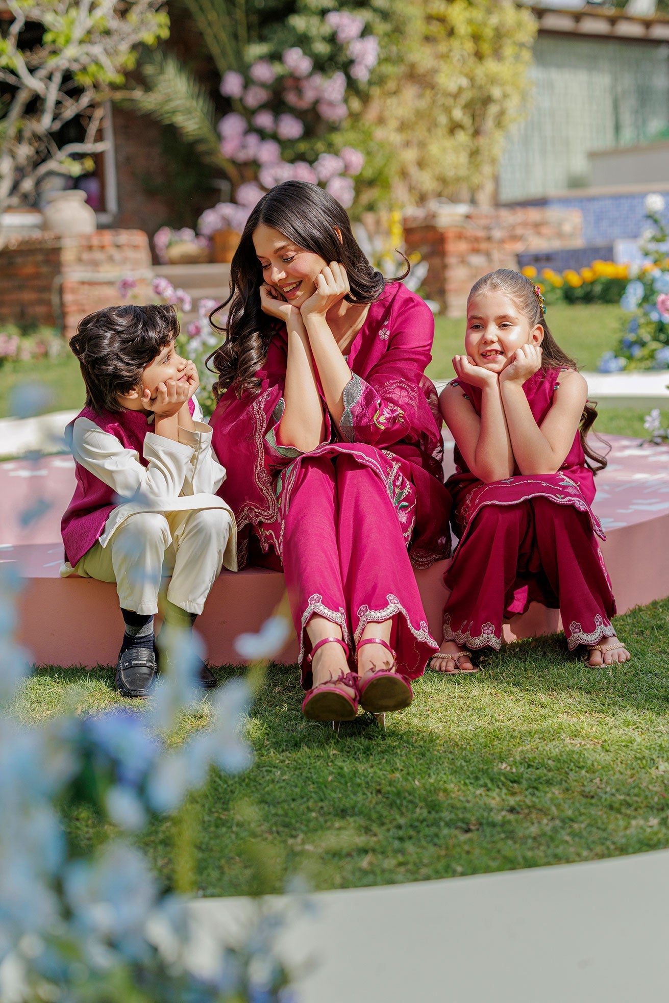 Dhanak | Signature Pret | MAGENTA 2PCS EMBROIDERED KURTA WITH TROUSER - House Of Hania