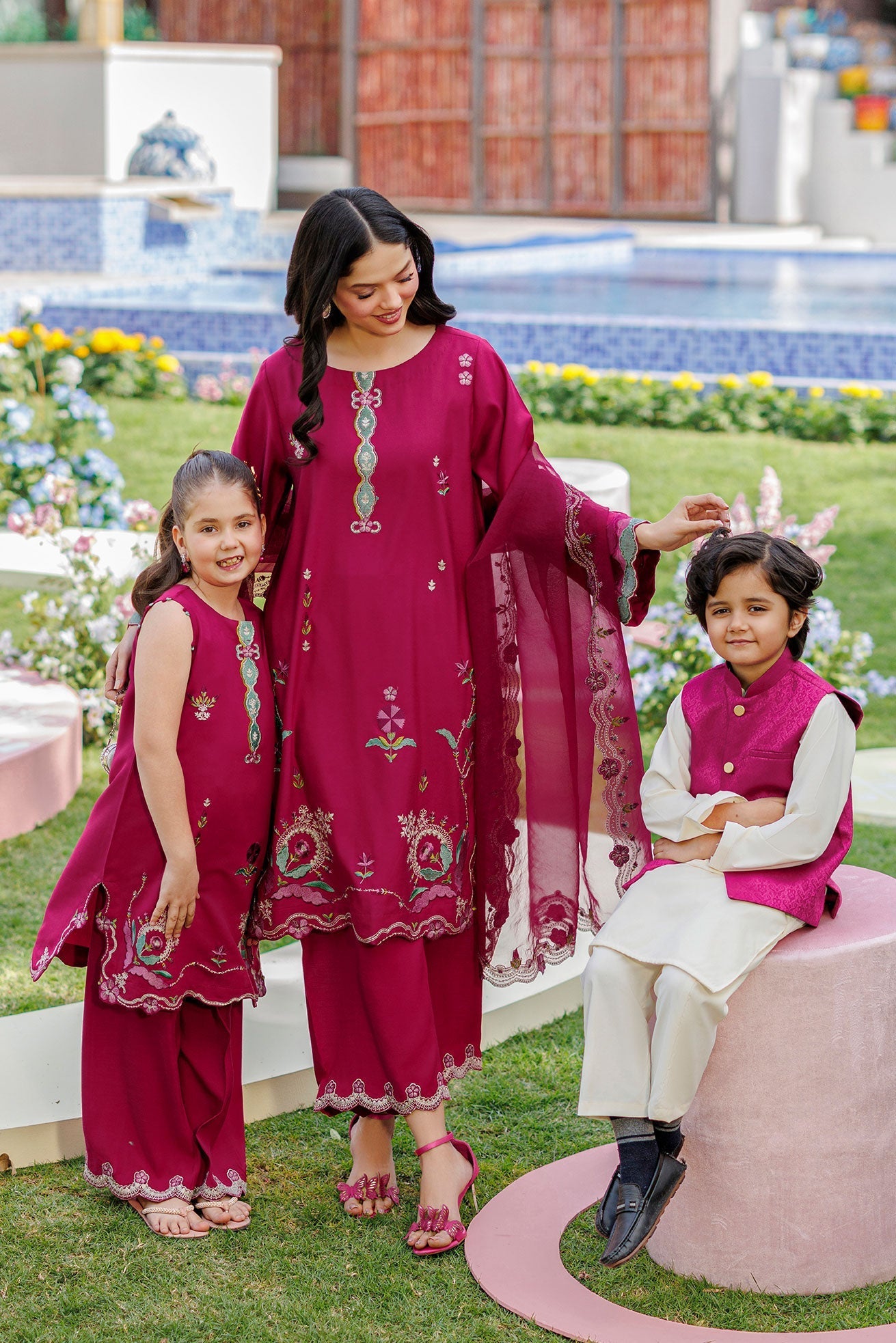 Dhanak | Signature Pret | MAGENTA 2PCS EMBROIDERED KURTA WITH TROUSER - House Of Hania