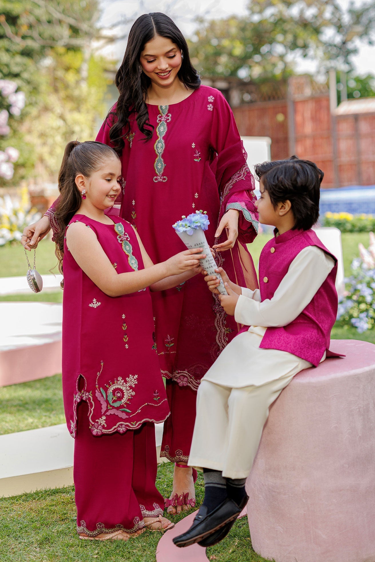 Dhanak | Signature Pret | MAGENTA 2PCS EMBROIDERED KURTA WITH TROUSER - House Of Hania