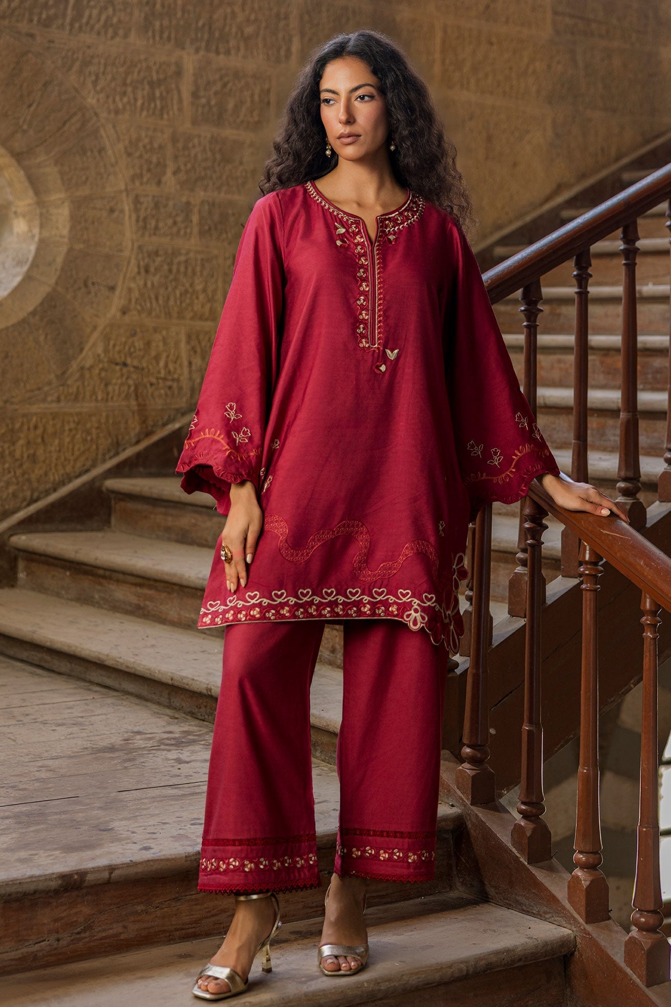 Dhanak | Signature Pret | MAROON 2PCS EMBROIDERED KURTA WITH TROUSER - House Of Hania