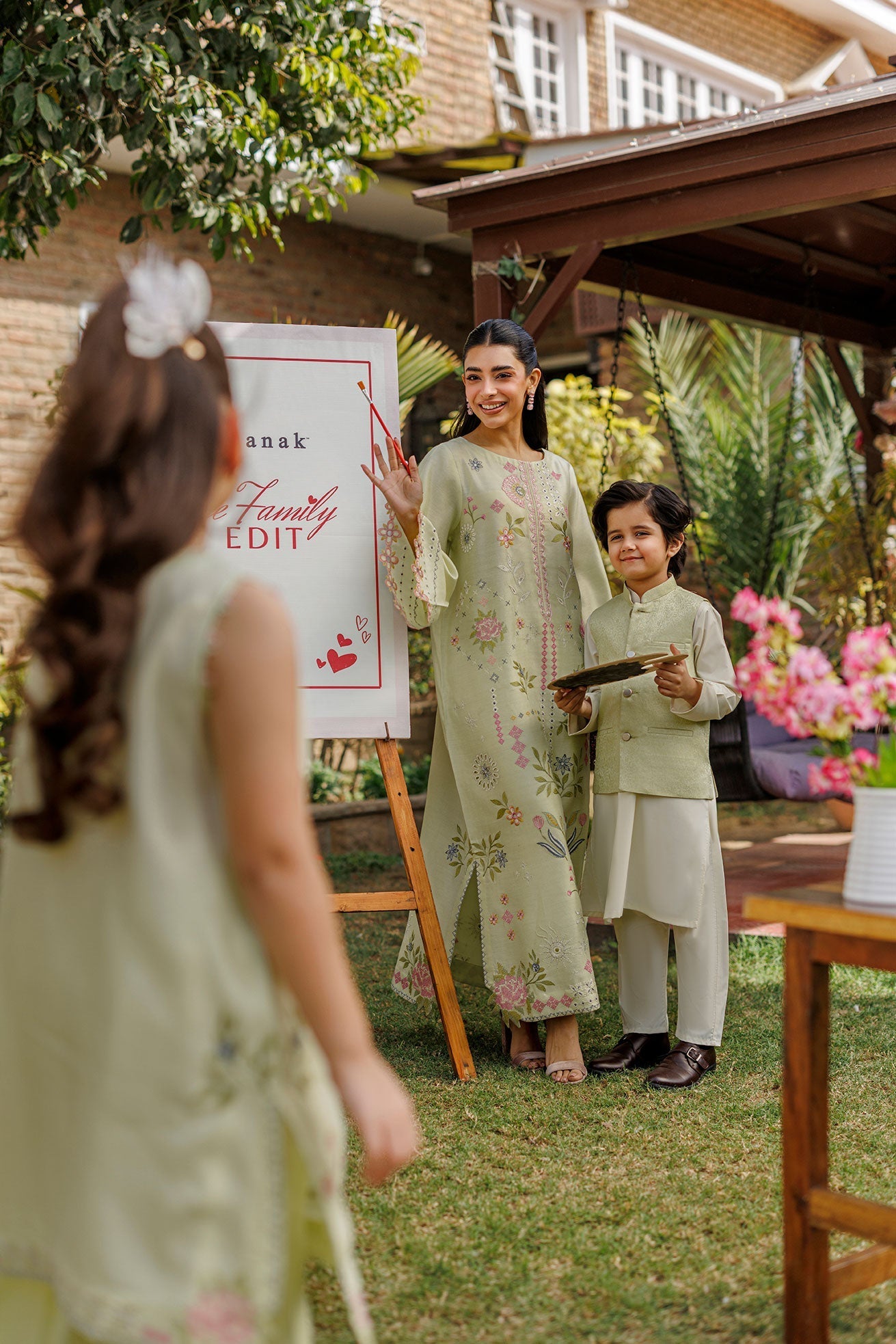 Dhanak | Signature Pret | MINT GREEN 2PCS EMBROIDERED KURTA WITH TROUSER - House Of Hania