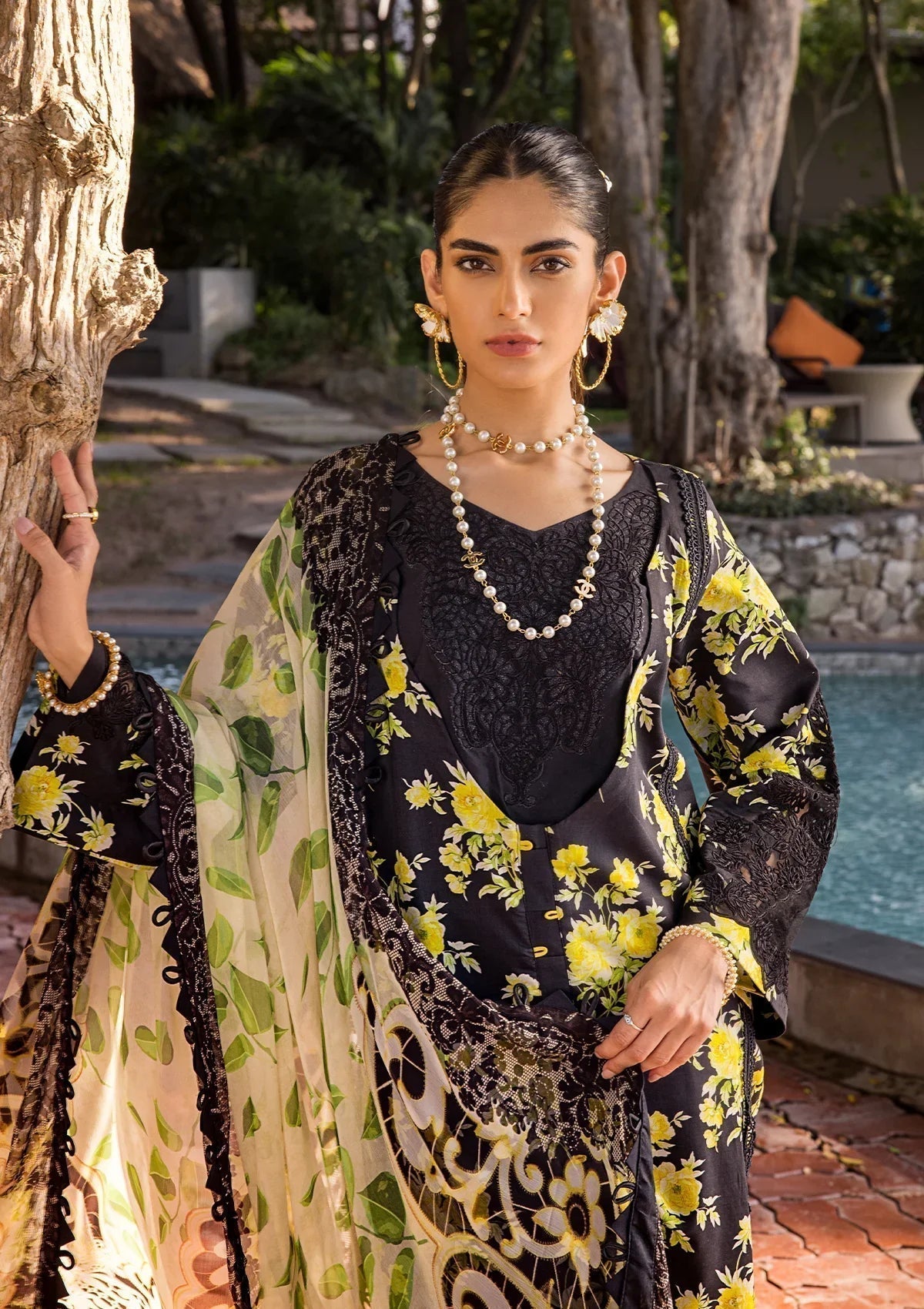 ELAF Signature Embroidered Lawn 3Pc Suit ESL-06A ECLIPSED DREAM - House Of Hania