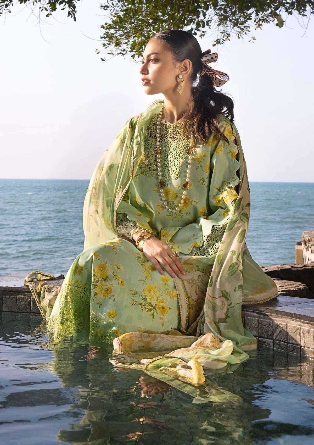 ELAF Signature Embroidered Lawn 3Pc Suit ESL-06B MAJESTIC NOVA - House Of Hania