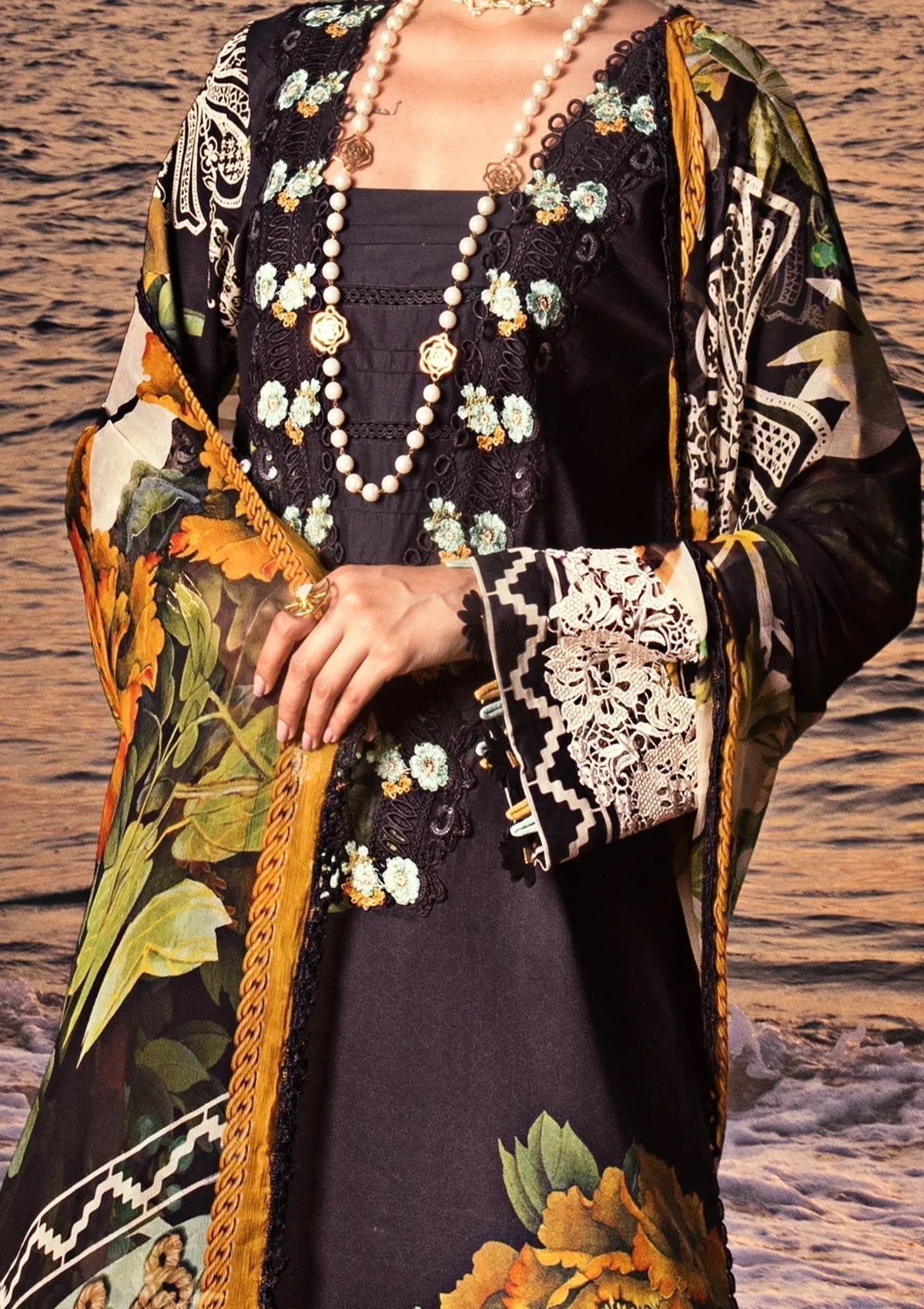 ELAF Signature Embroidered Lawn 3Pc Suit ESL-08B NIGHTFALL - House Of Hania