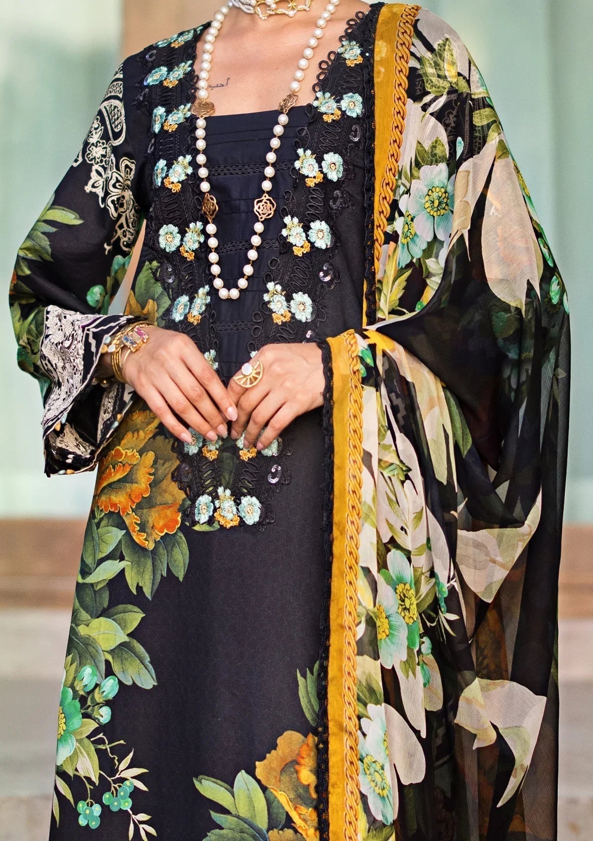 ELAF Signature Embroidered Lawn 3Pc Suit ESL-08B NIGHTFALL - House Of Hania