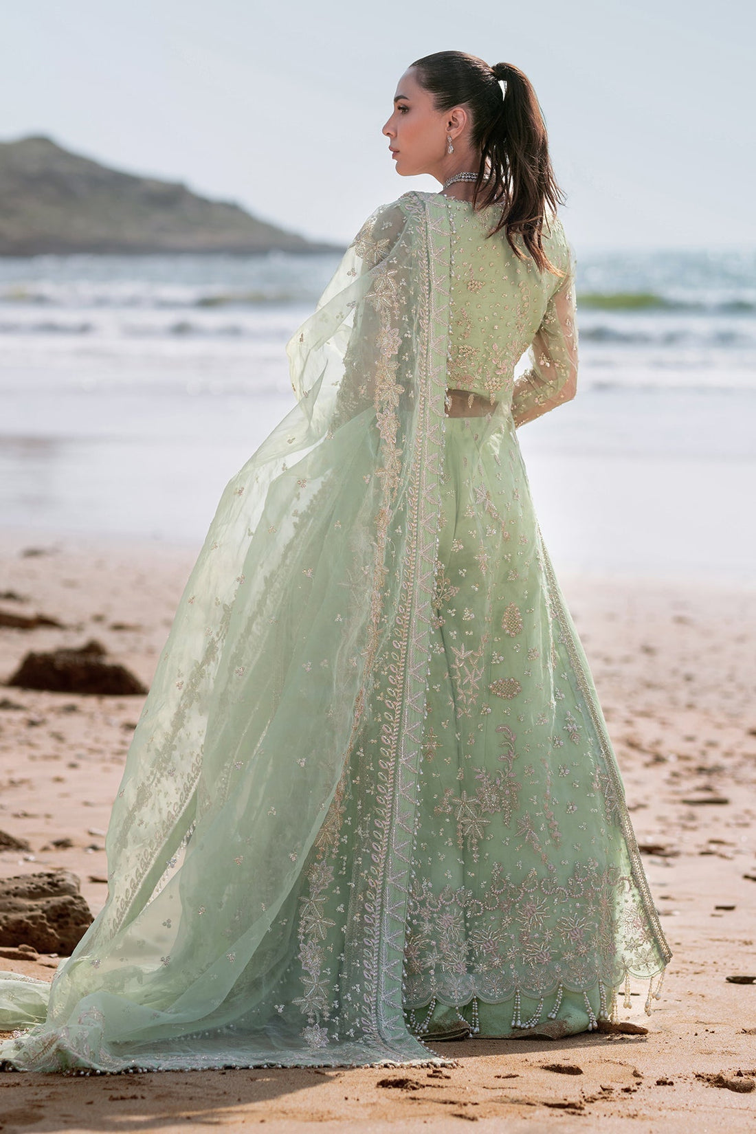 EMAAN ADEEL__NOIR - House Of Hania