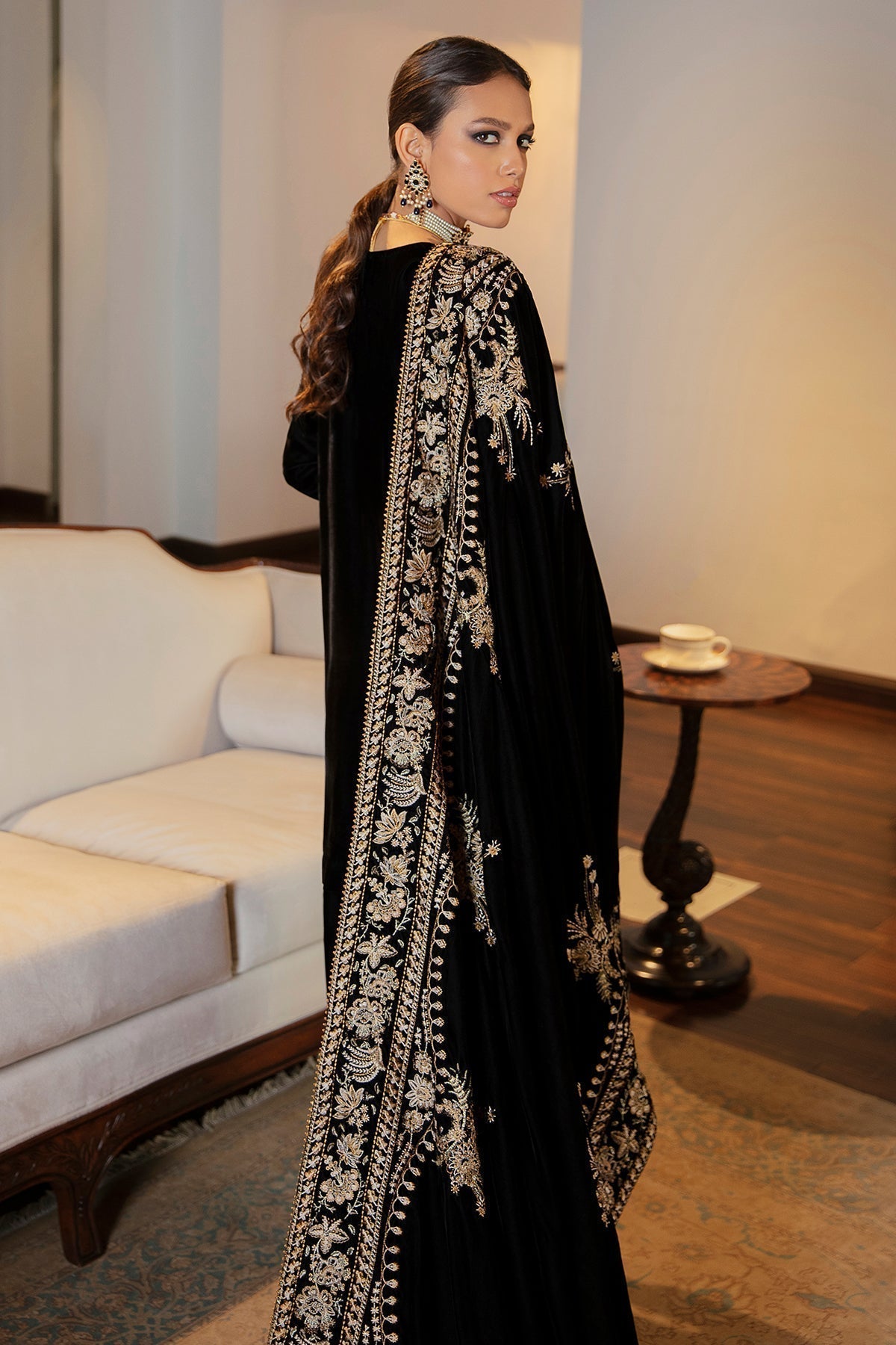EMBROIDERED VELVET SHAWL VS-24 - House Of Hania