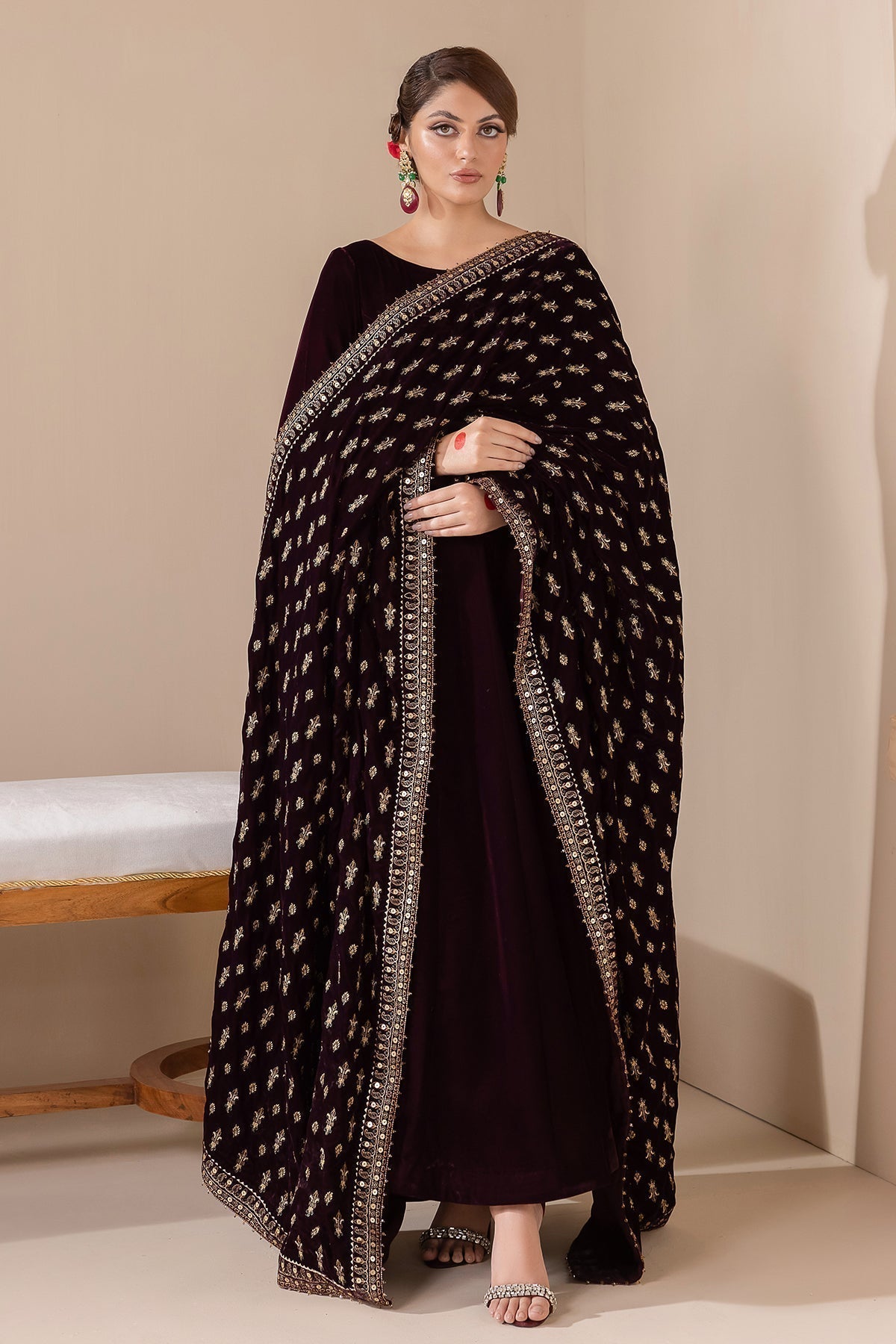 EMBROIDERED VELVET SHAWL VS-42 - House Of Hania