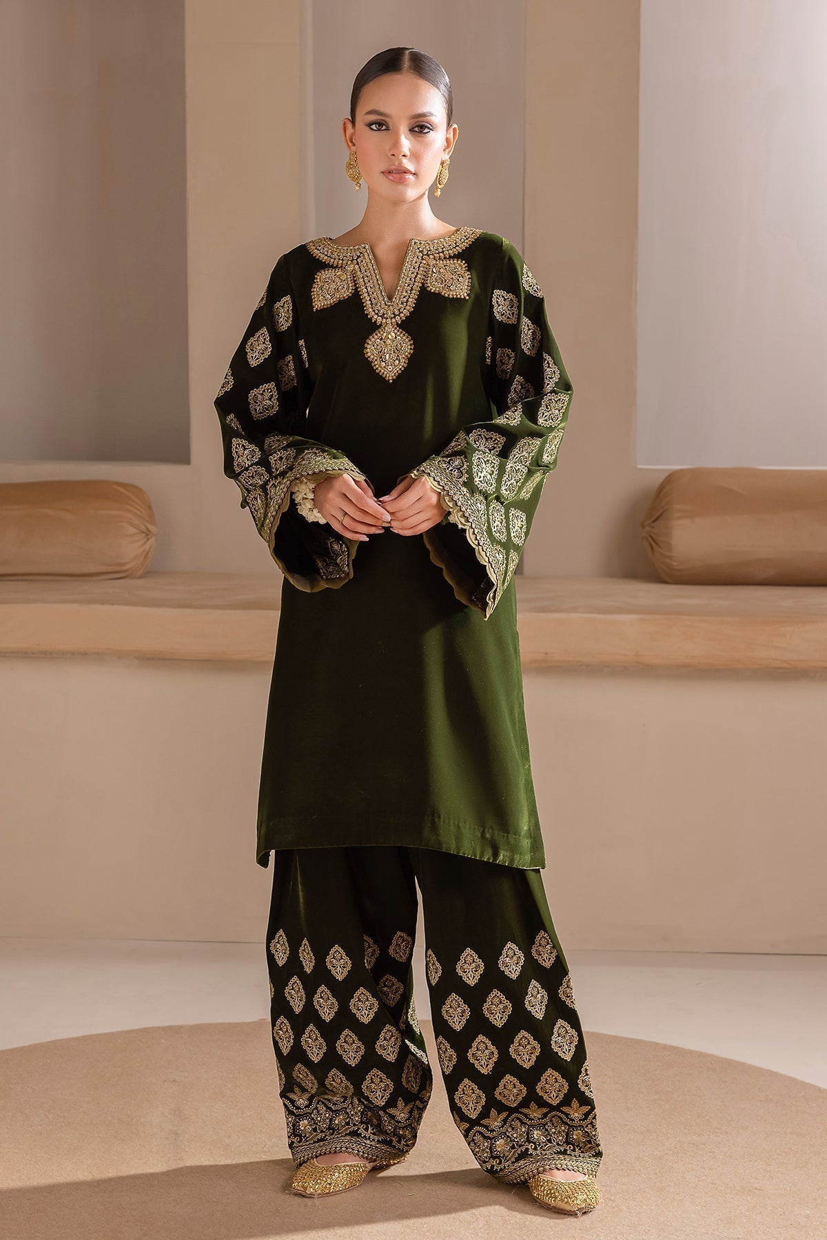 EMBROIDERED VELVET UF-425 - House Of Hania