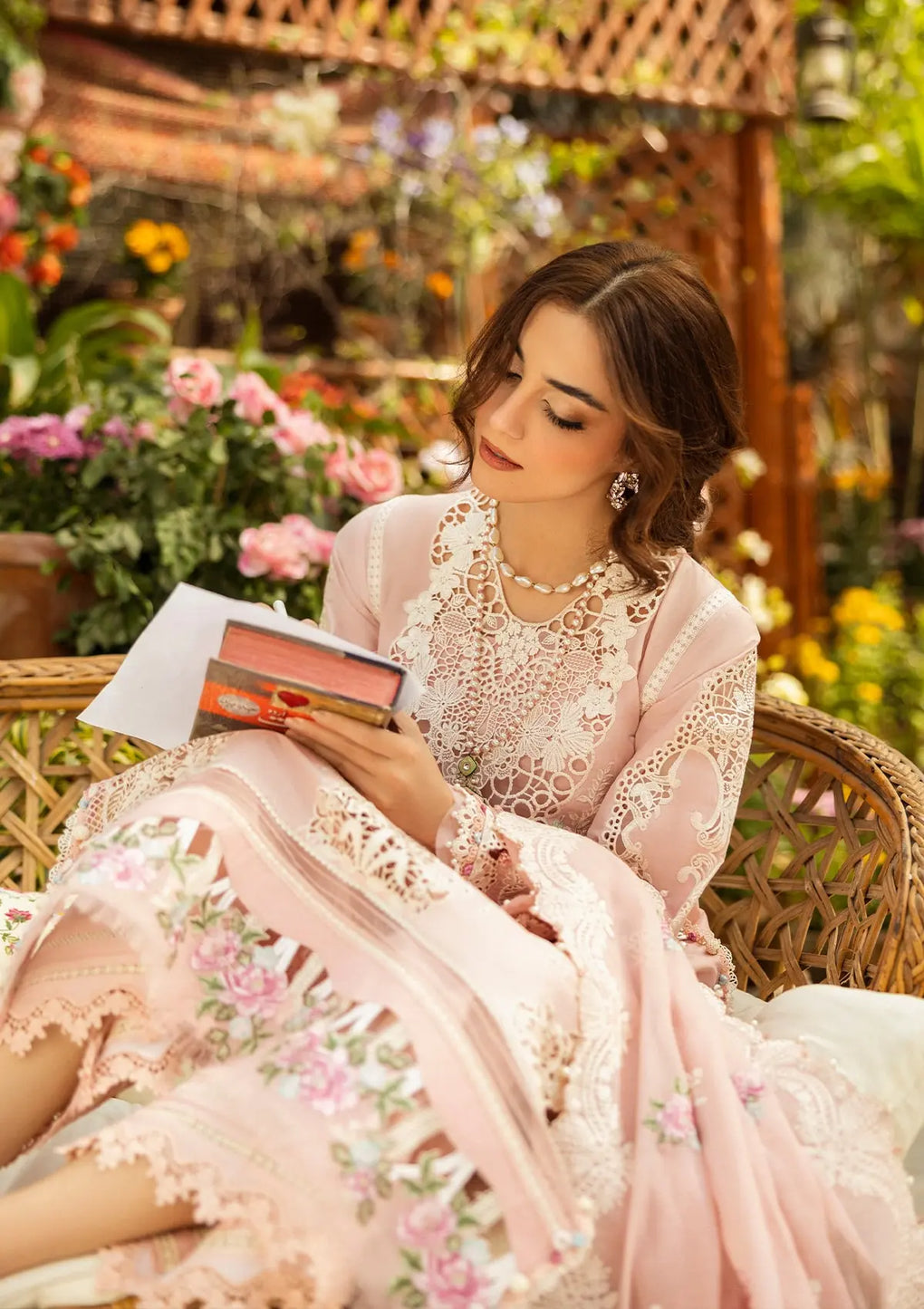 Elaf Premium | Luxury Lawn 25 | ELM-2A MAHGUL - House Of Hania