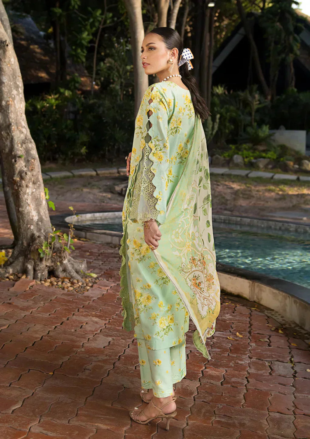 Elaf Premium | Signature Embroidered Lawn 24 | ESL-06B MAJESTIC NOVA - House Of Hania