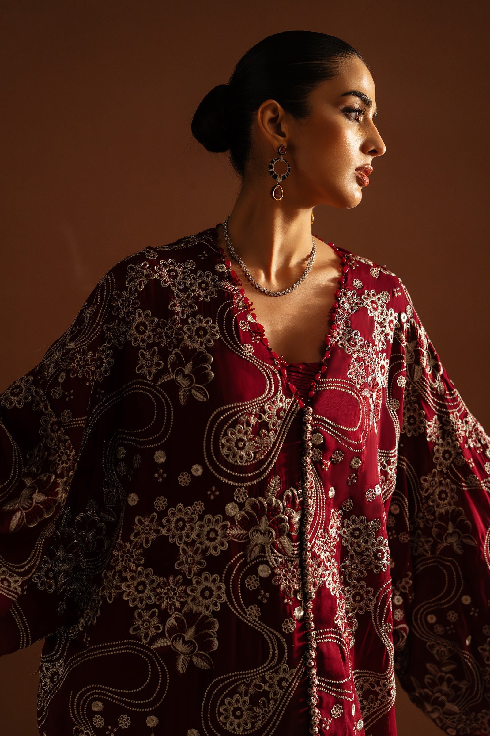 Elan | Tissue De Luxe | ÉTOILE ROUGE (ELF-21416) - House Of Hania