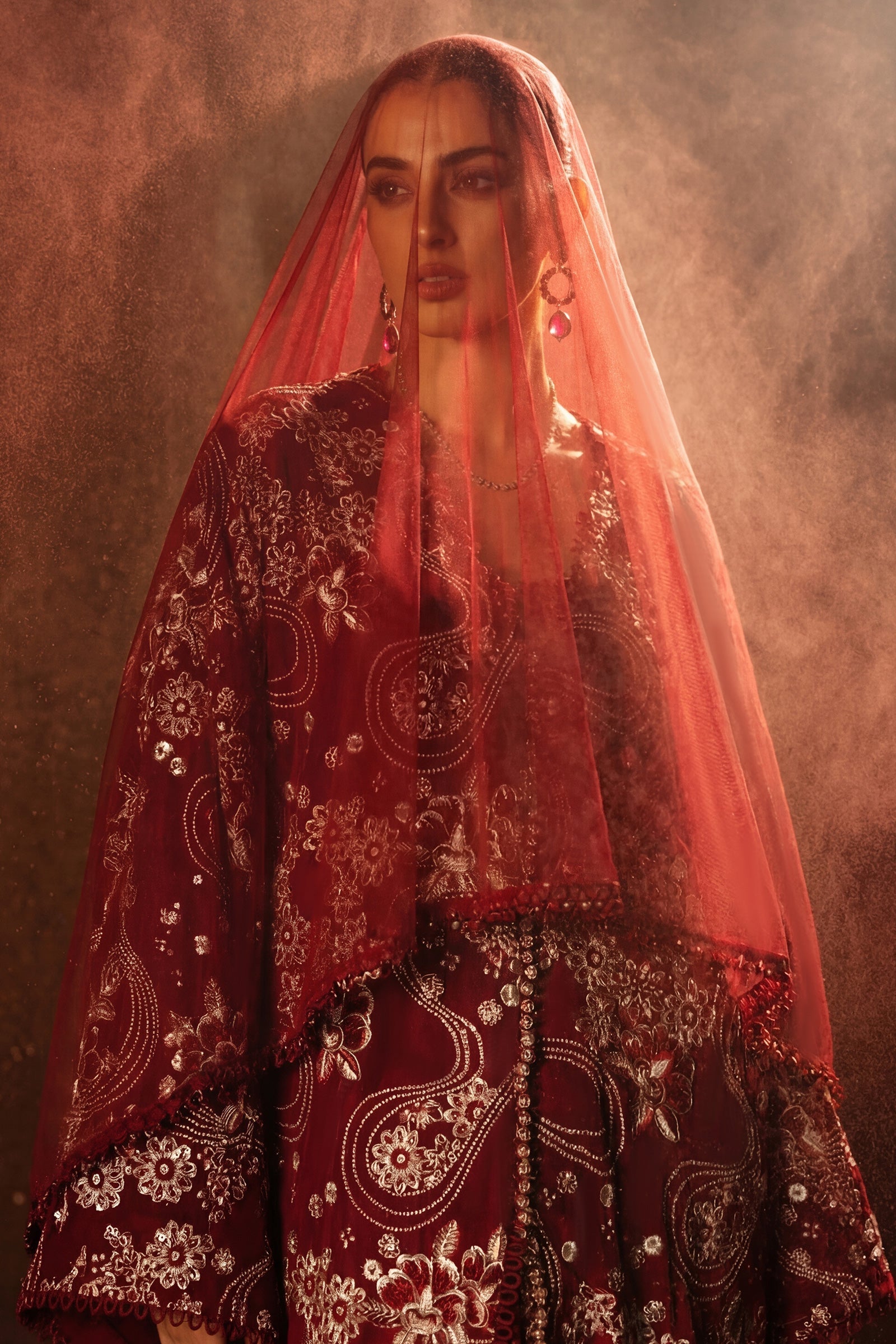 Elan | Tissue De Luxe | ÉTOILE ROUGE (ELF-21416) - House Of Hania