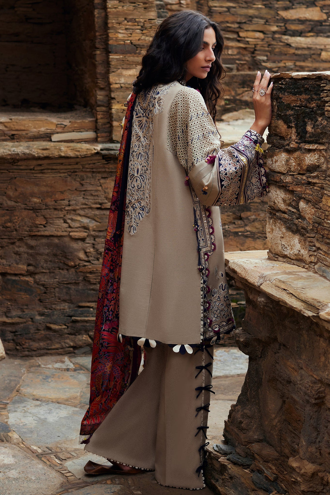 Elan | Winter Collection 24 | ARSIA (EW24-02) - House Of Hania