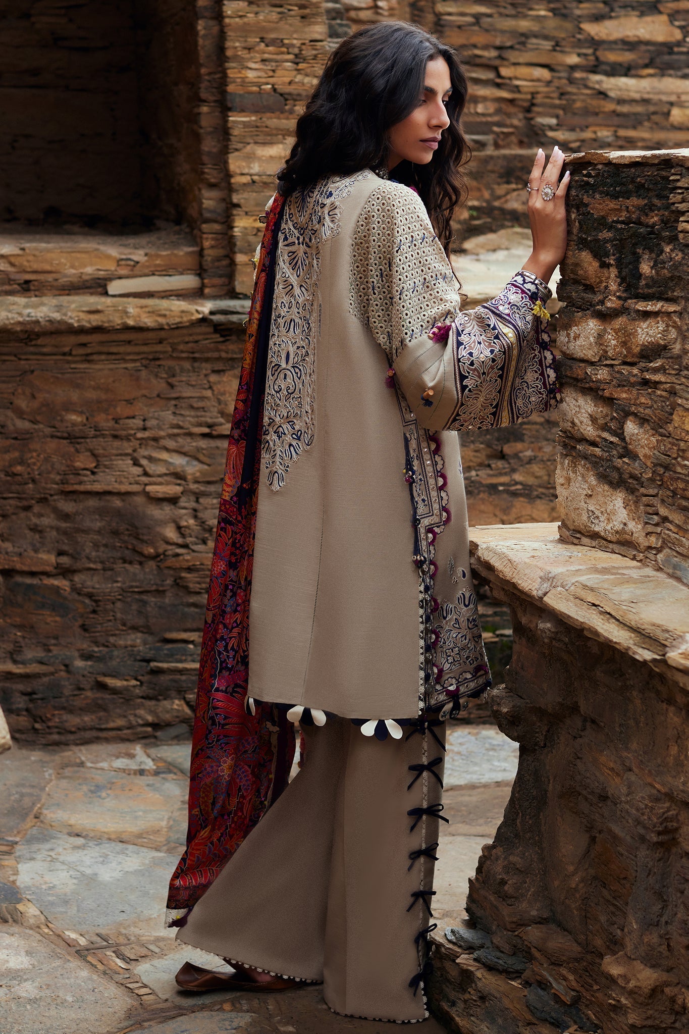 Elan | Winter Collection 24 | ARSIA (EW24-02) - House Of Hania