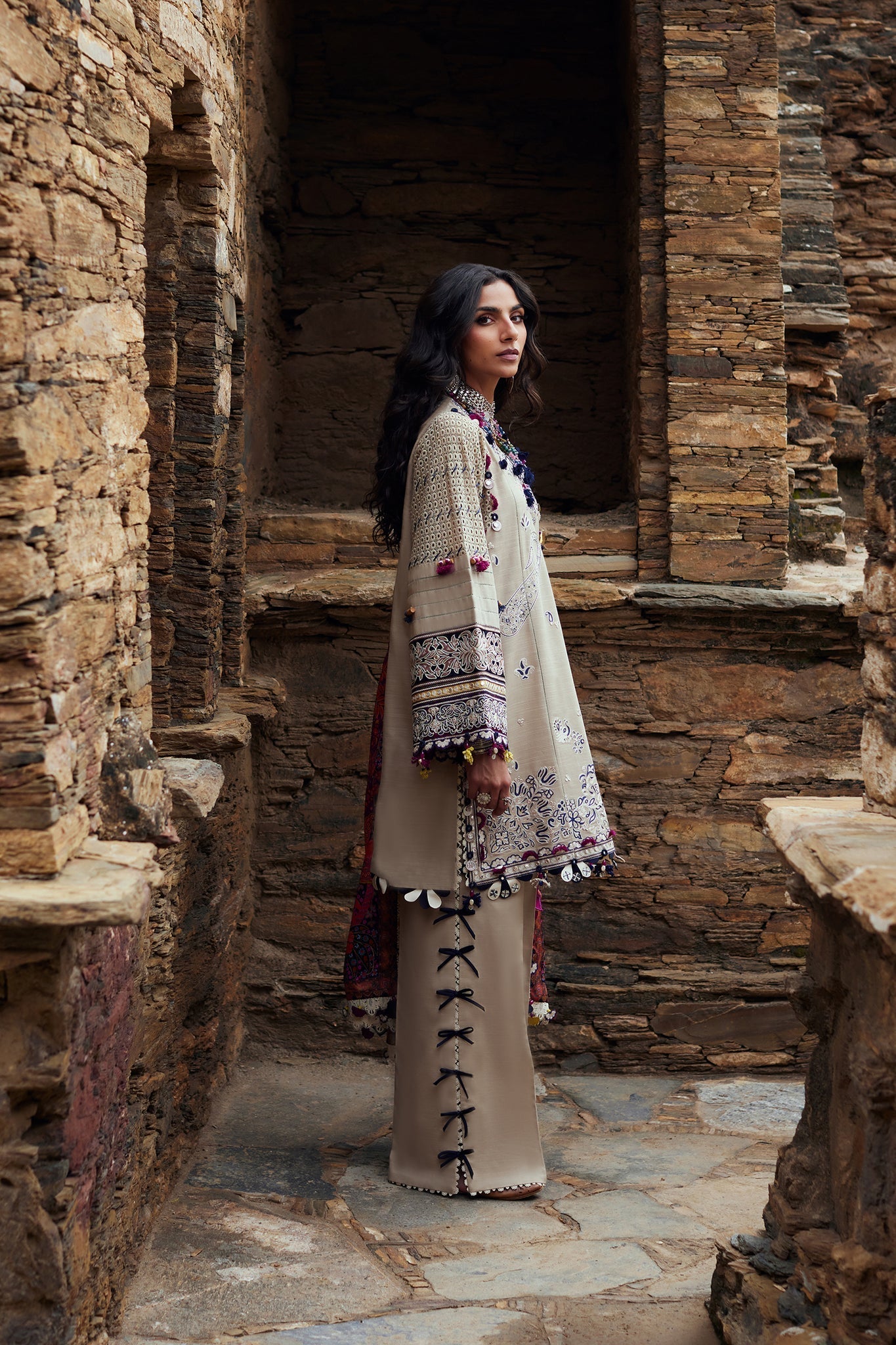 Elan | Winter Collection 24 | ARSIA (EW24-02) - House Of Hania