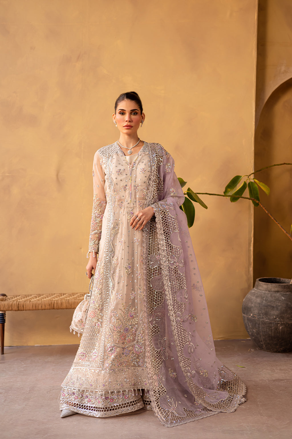 Emaan Adeel I Regalia Luxury Formals I LUNARA - House Of Hania