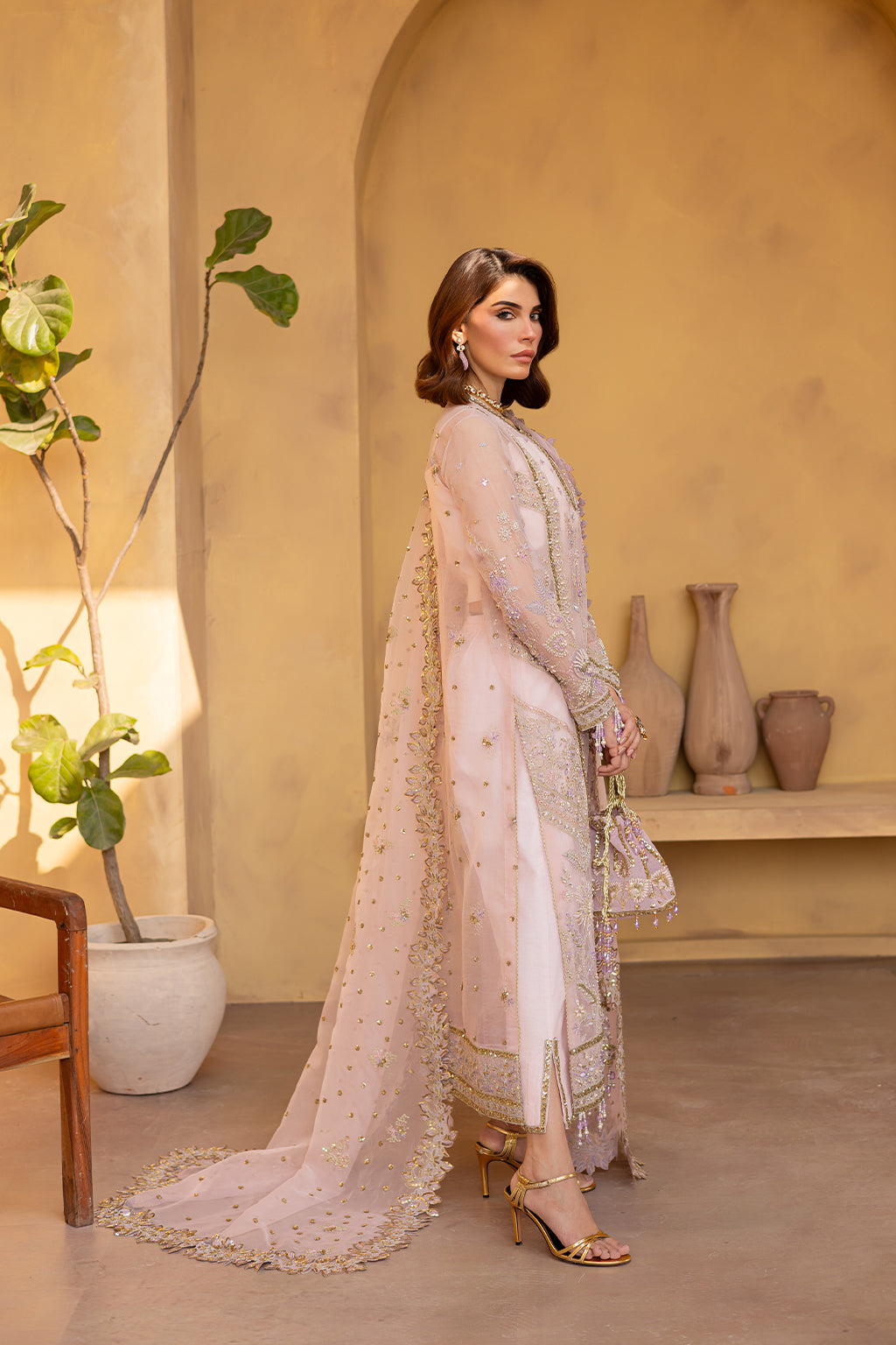 Emaan Adeel I Regalia Luxury Formals I VELOURA - House Of Hania