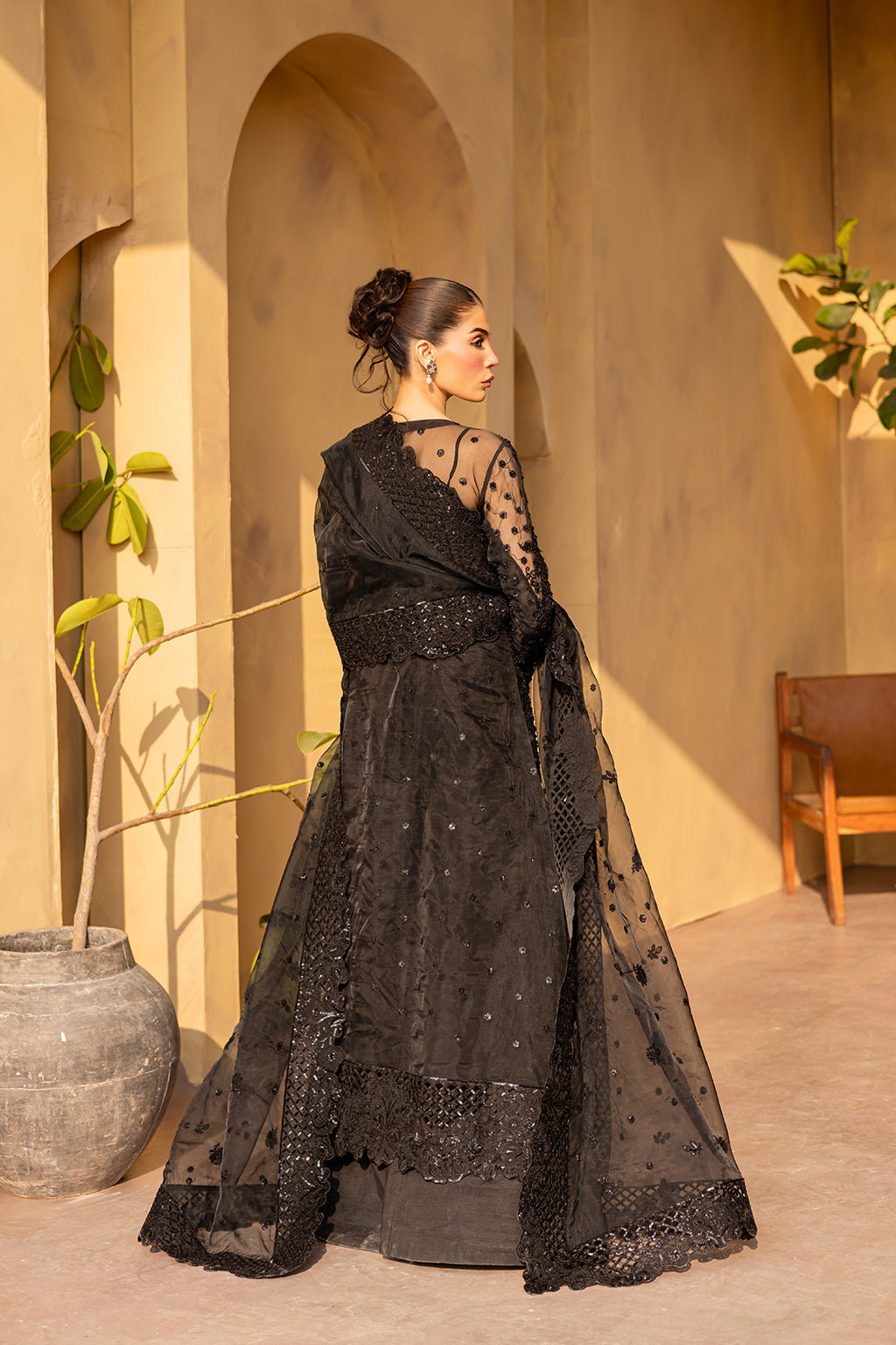 Emaan Adeel I Regalia Luxury Formals I VELVRA - House Of Hania