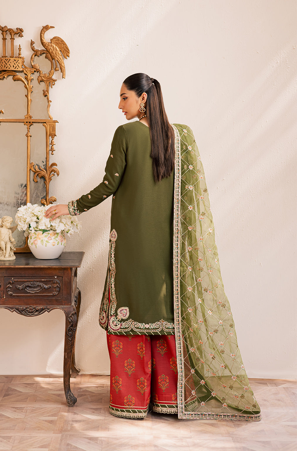 Emaan Adeel I Suave Luxury Formals I ORAYA - House Of Hania