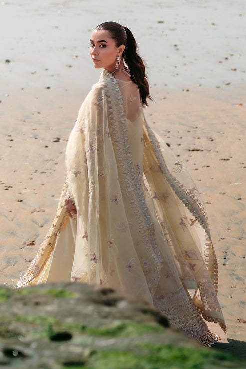 Emaan Adeel | Kamari Reveuse Wedding Formals | ELLE - House Of Hania