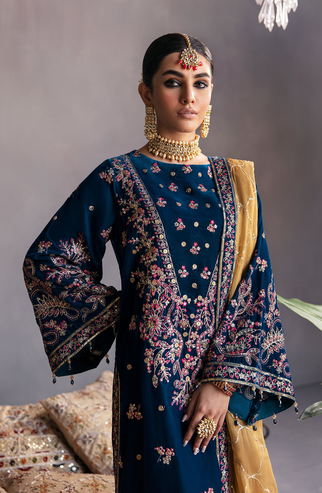 Emaan Adeel Makhmal Embroidered Velvet 3Pc Suit MK-01 SUFINA - House Of Hania