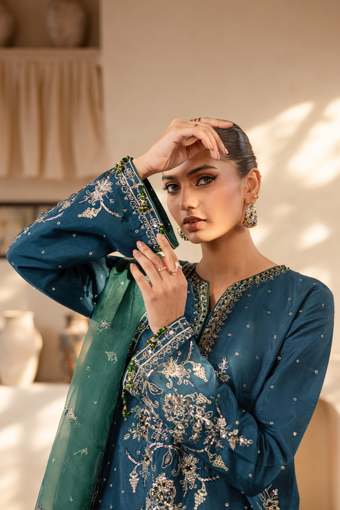 Emaan Adeel | Noore Festive Formals | LAVEEN - House Of Hania