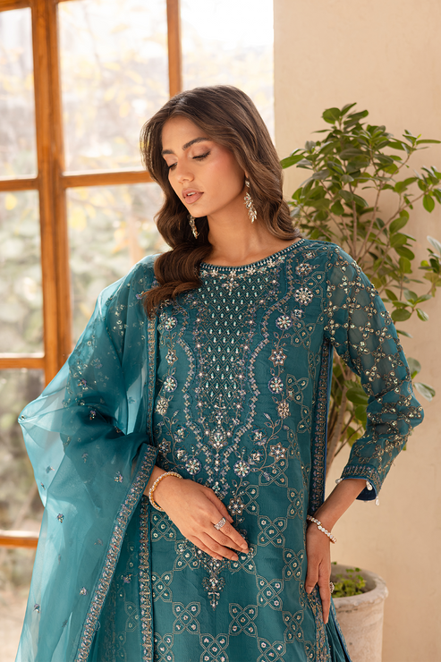 Emaan Adeel | Noore Festive Formals | MEHRIN - House Of Hania