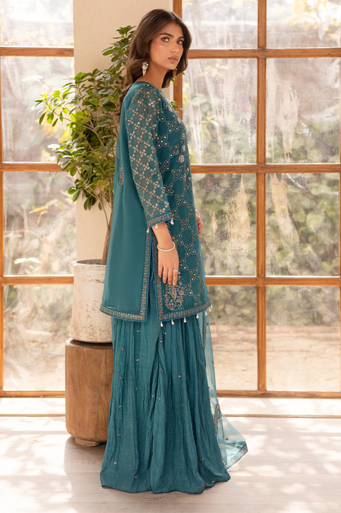 Emaan Adeel | Noore Festive Formals | MEHRIN - House Of Hania