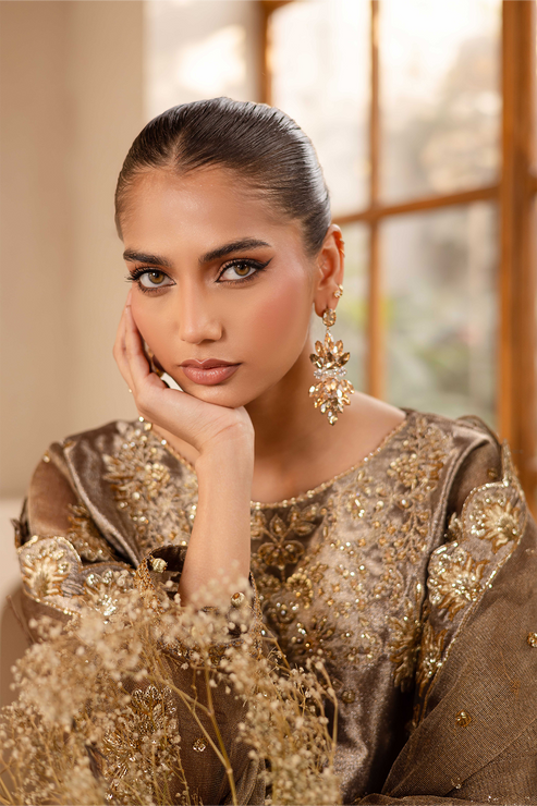 Emaan Adeel | Noore Festive Formals | RAVEEN - House Of Hania