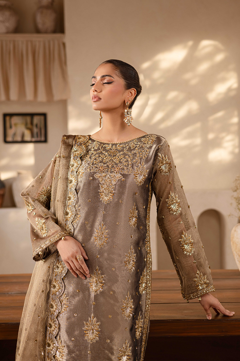 Emaan Adeel | Noore Festive Formals | RAVEEN - House Of Hania