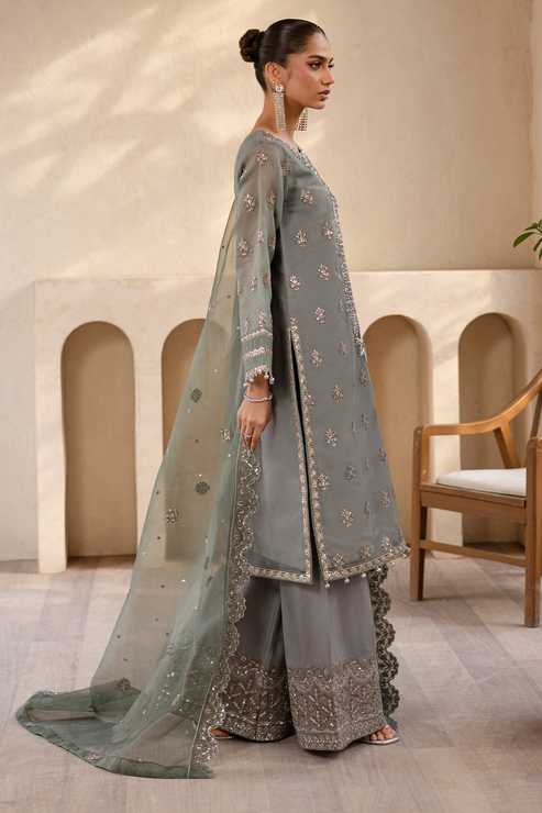 Emaan Adeel | Noore Festive Formals | VELIZA - House Of Hania