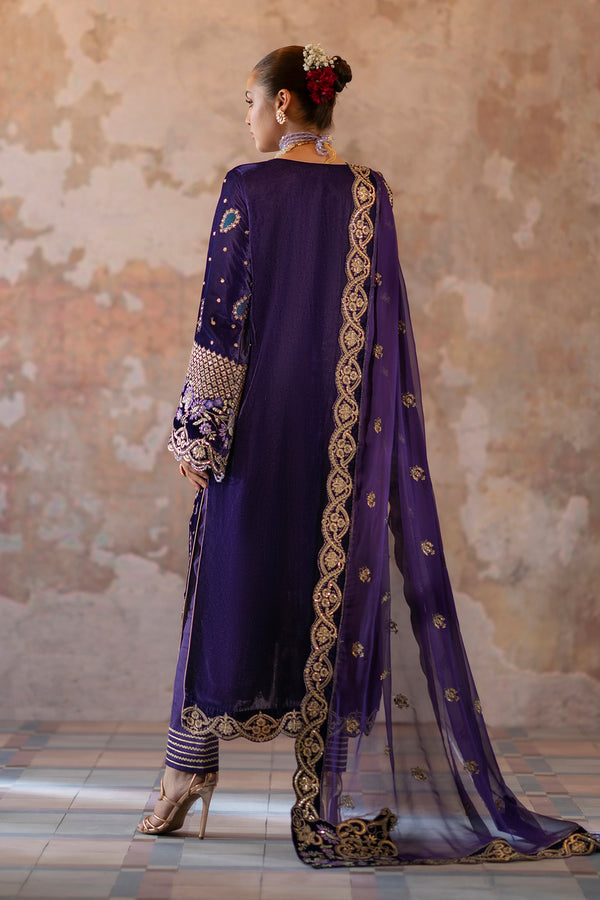 Emaan Adeel | Saanjh Velvet Collection 24 |  Aroosh - House Of Hania