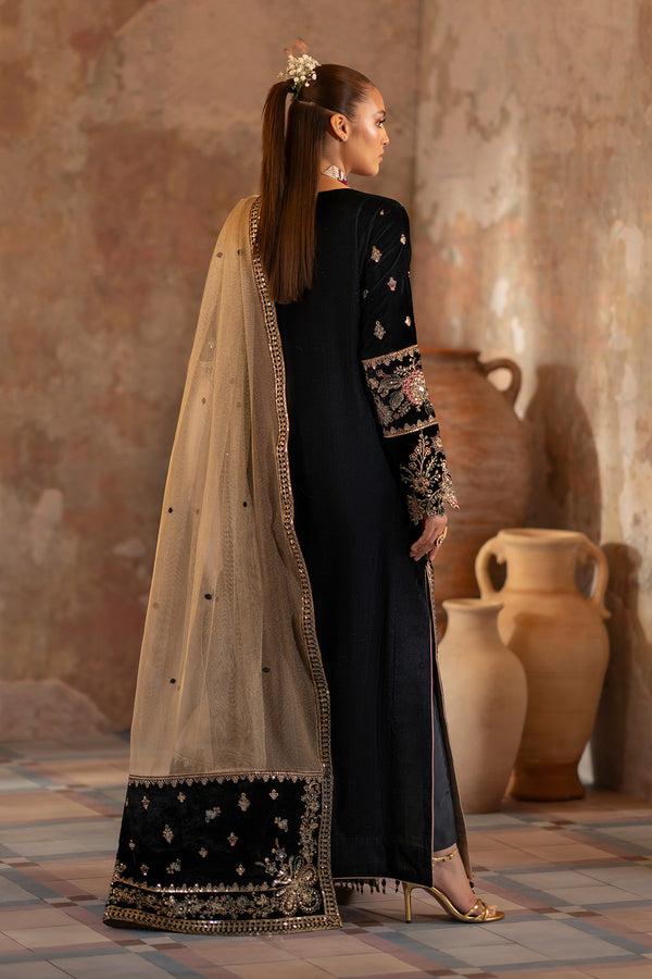 Emaan Adeel | Saanjh Velvet Collection 24 |  Ishaan - House Of Hania