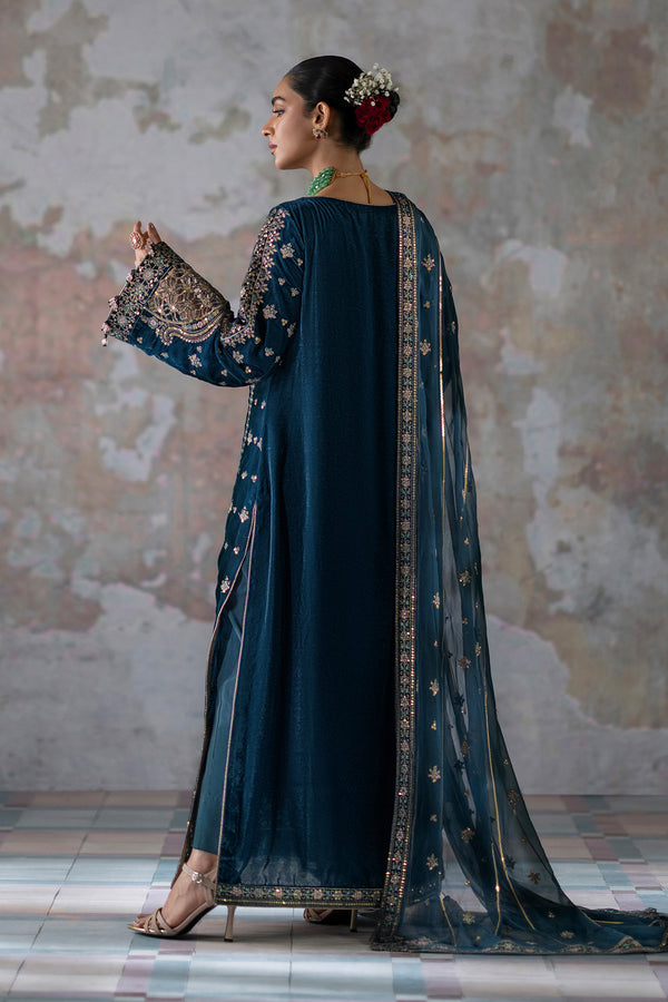 Emaan Adeel | Saanjh Velvet Collection 24 |  Meher - House Of Hania