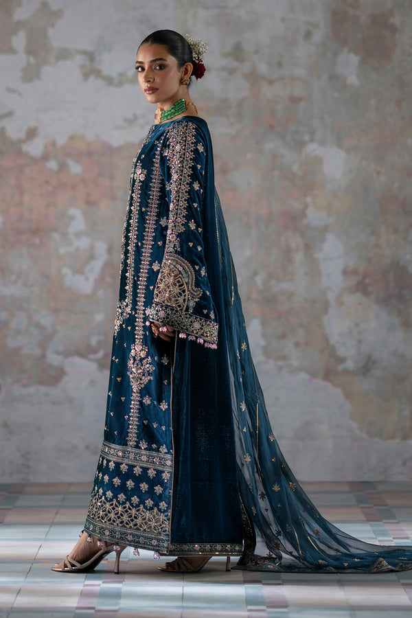 Emaan Adeel | Saanjh Velvet Collection 24 |  Meher - House Of Hania