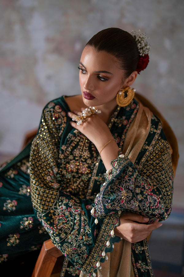 Emaan Adeel | Saanjh Velvet Collection 24 | Nisha - House Of Hania