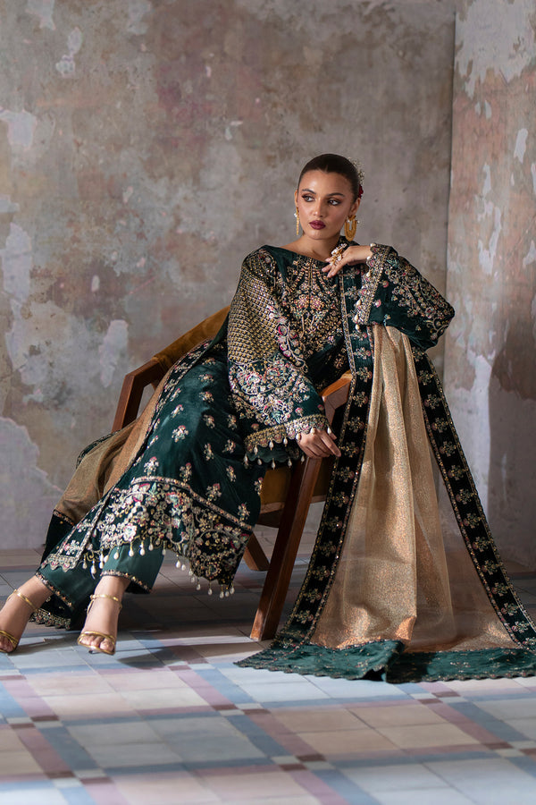 Emaan Adeel | Saanjh Velvet Collection 24 | Nisha - House Of Hania