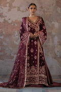 Emaan Adeel | Saanjh Velvet Collection 24 |  Tanish - House Of Hania