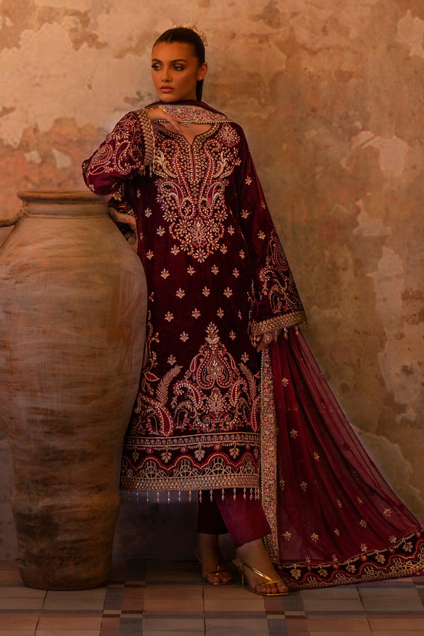 Emaan Adeel | Saanjh Velvet Collection 24 |  Tara - House Of Hania
