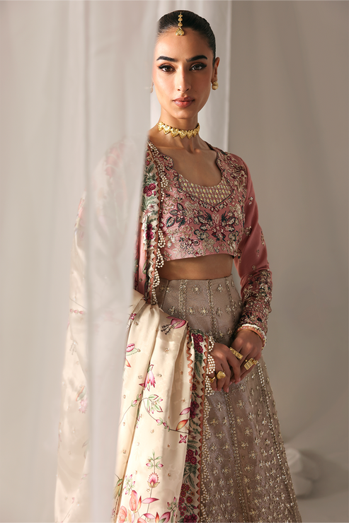 Emaan Adeel | Serein Luxe Silk | SOFT GLIMMER - House Of Hania