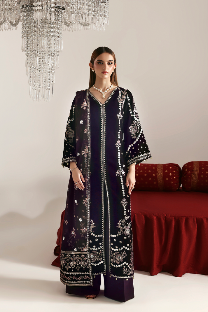 Emaan Adeel | Zarposh Velvet 25 | DILNAR - House Of Hania